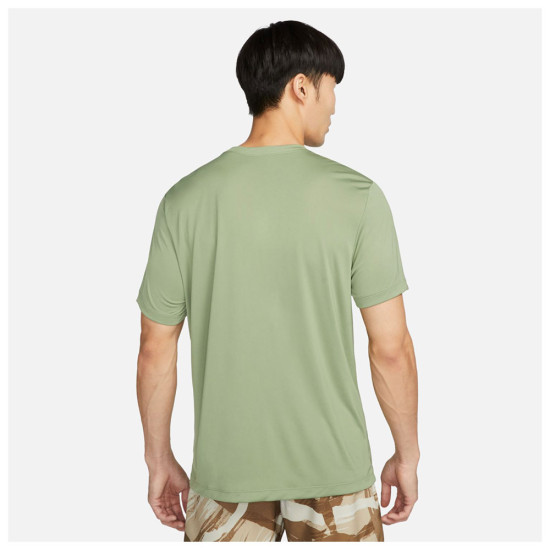 Nike Ανδρική κοντομάνικη μπλούζα Dri-FIT Legend Nike Ανδρική κοντομάνικη μπλούζα Dri-FIT Legend